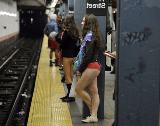Hoe de metro van New York rijden. Zorg ervoor dat u het juiste tarief.
