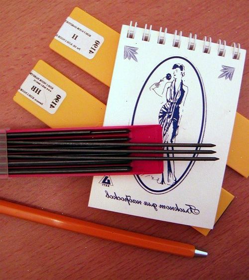 Hoe maak je een pocket sized potloodtekening kit maken. Meet de lengte van uw potlood houder.